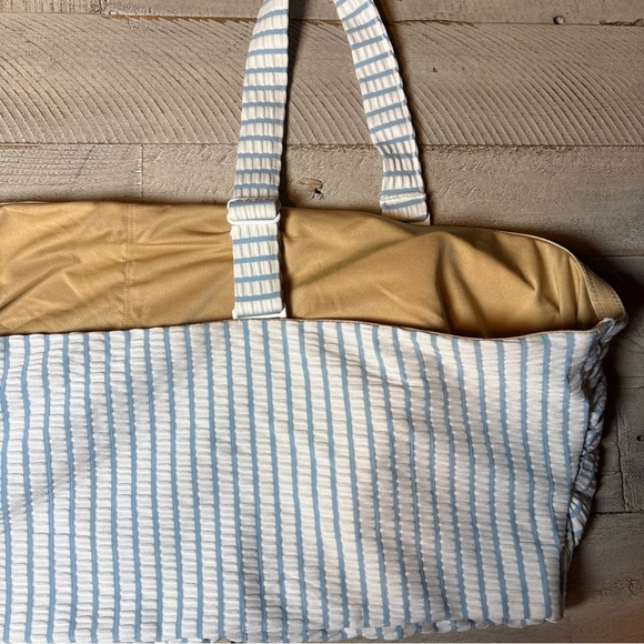 Old Navy Women's Size 4X Striped Bikini Top Adjustable Straps Blue/White NWT - Picture 13 of 16